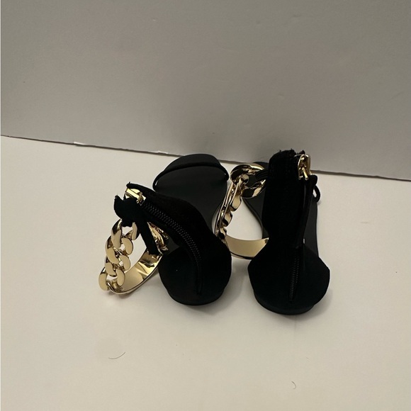 NEW Black Sandals with Gold Chain Accent size 7 - Picture 3 of 4